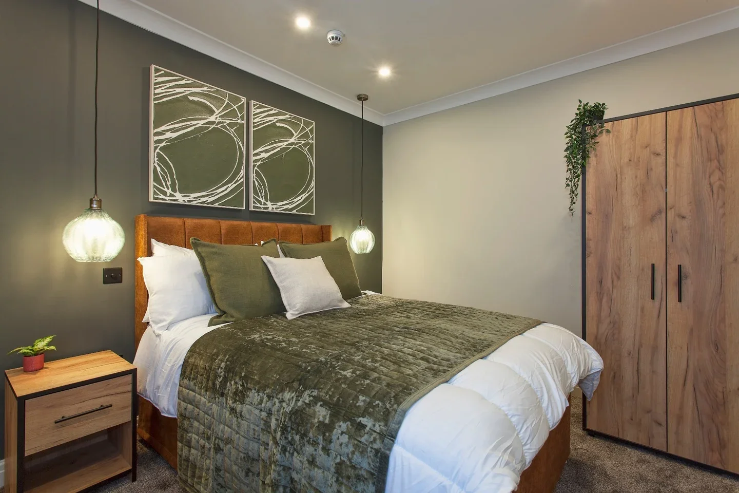 Room Whippendell Road in Watford
