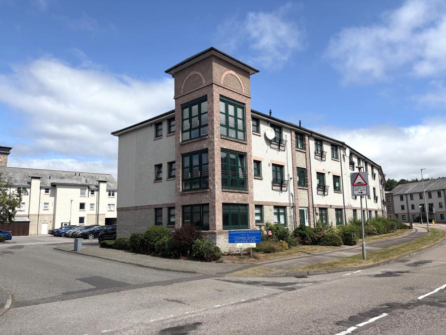 Flat Grandholm Crescent in Aberdeen City