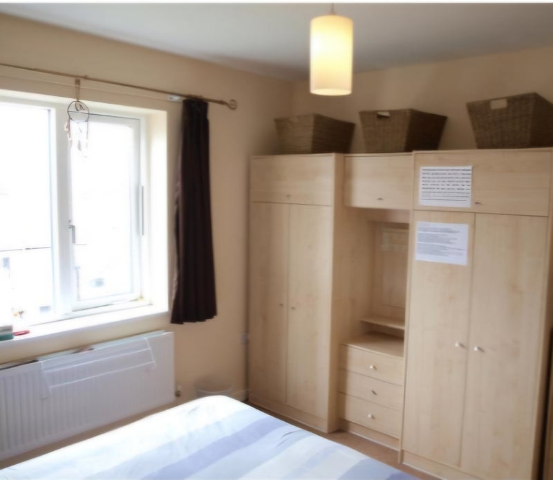 Room Academia Way in Greater London