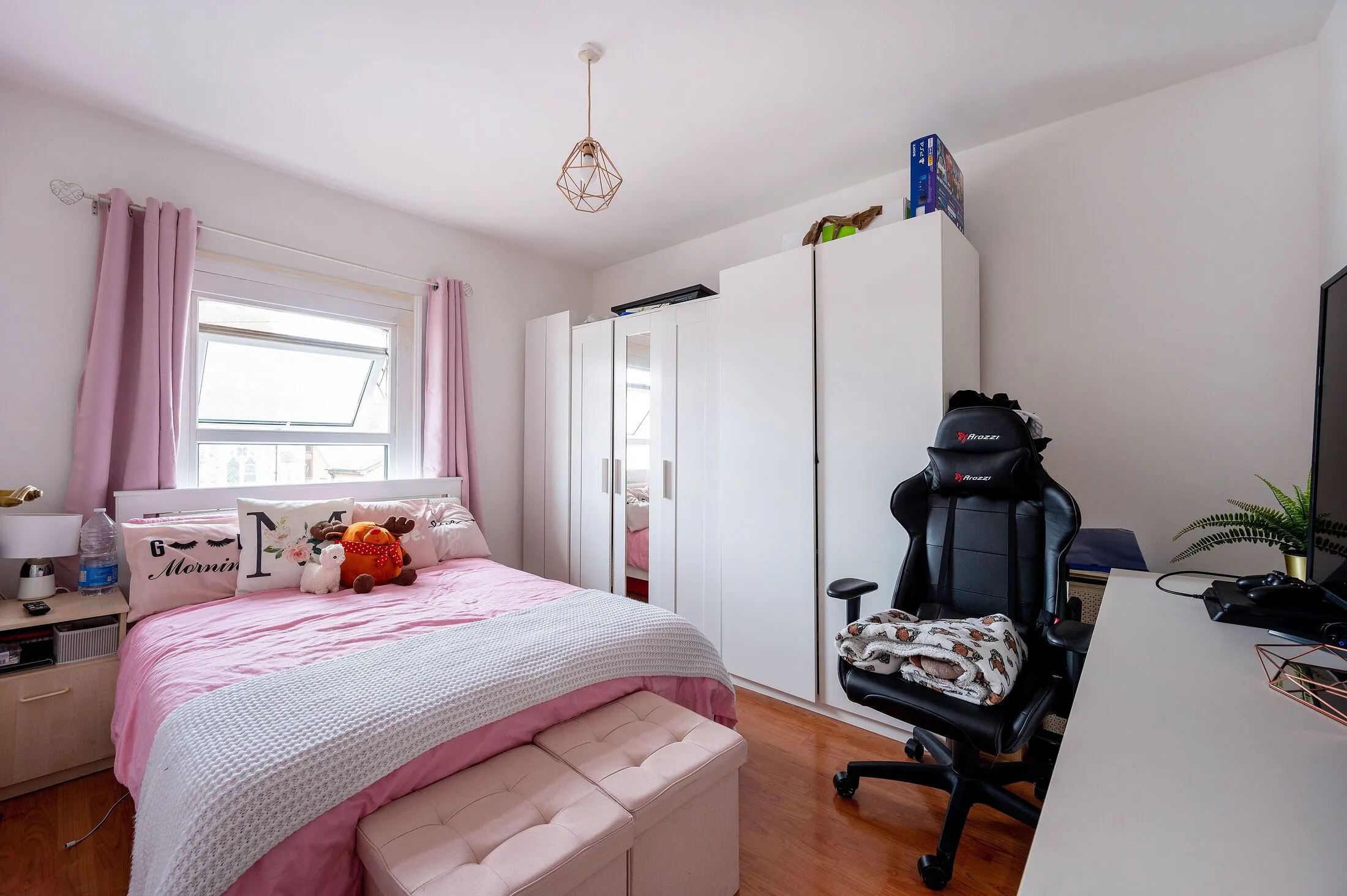 Flat Sumner Road in Greater London