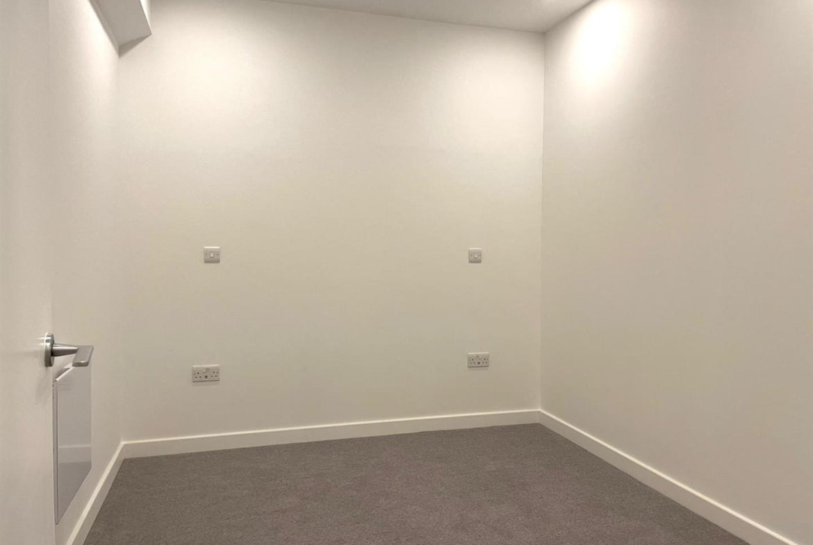Flat London Road in Borough of Spelthorne