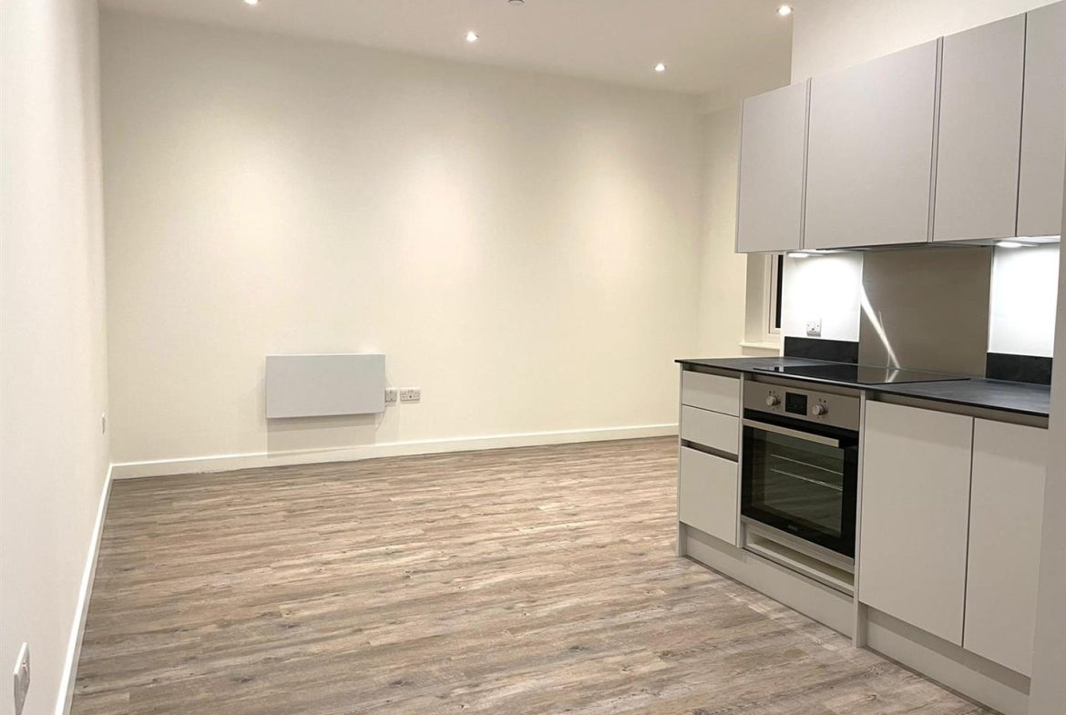 Flat London Road in Borough of Spelthorne