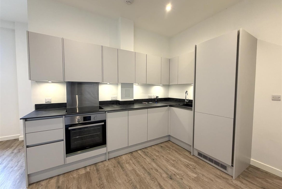 Flat London Road in Borough of Spelthorne