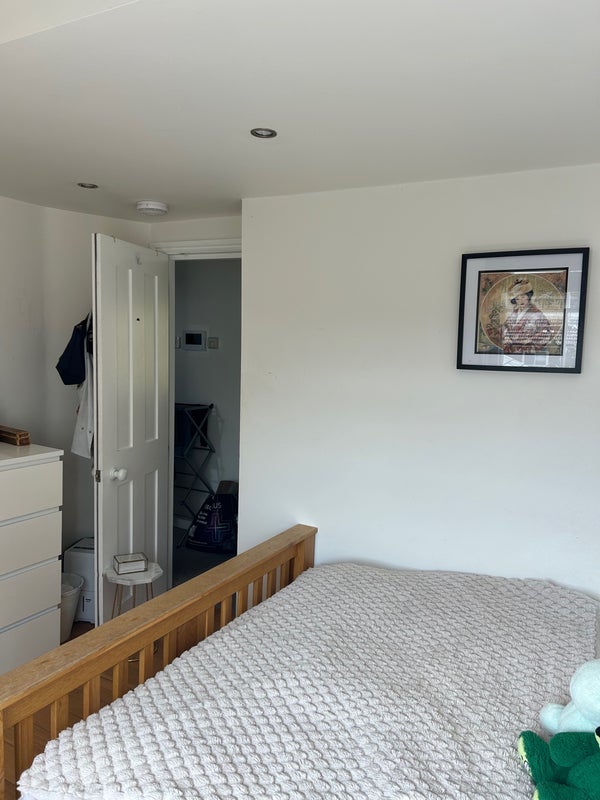 Room Appach Road in Greater London
