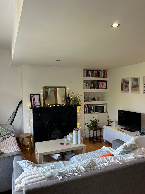 Room Appach Road in Greater London