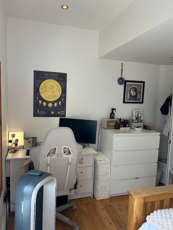 Room Appach Road in Greater London