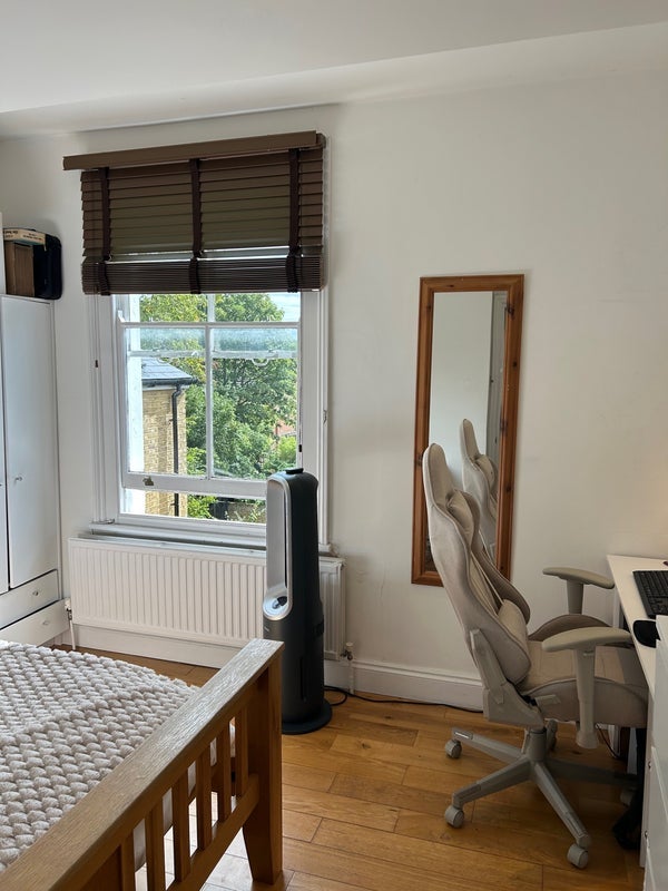 Room Appach Road in Greater London