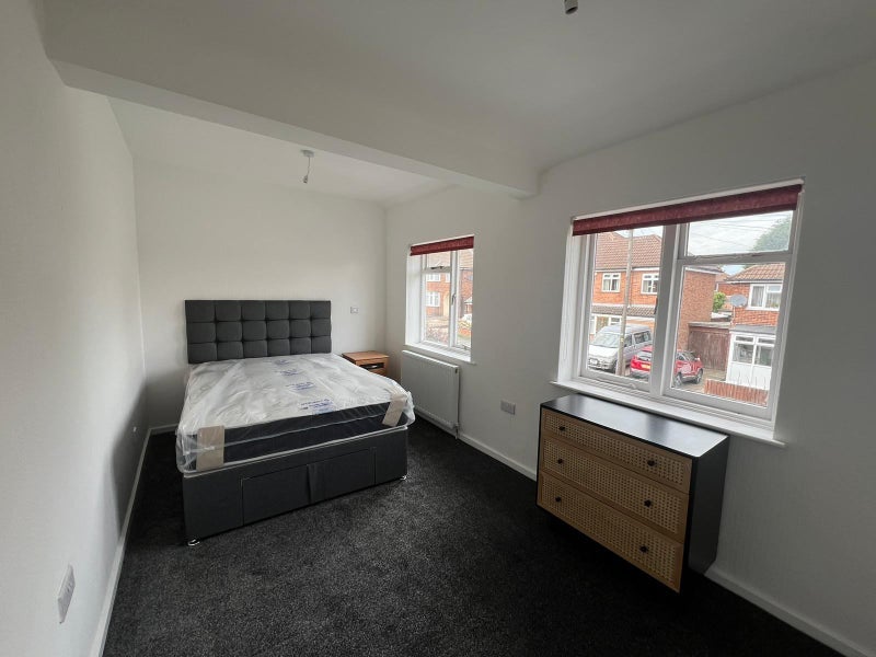 Room Edenhurst Avenue in Braunstone Town