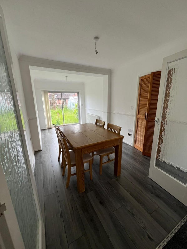 Room Edenhurst Avenue in Braunstone Town