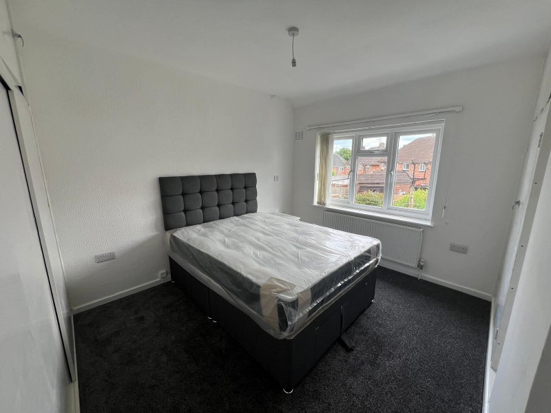 Room Edenhurst Avenue in Braunstone Town