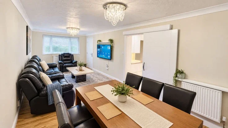 House Palmers Drive in Cardiff