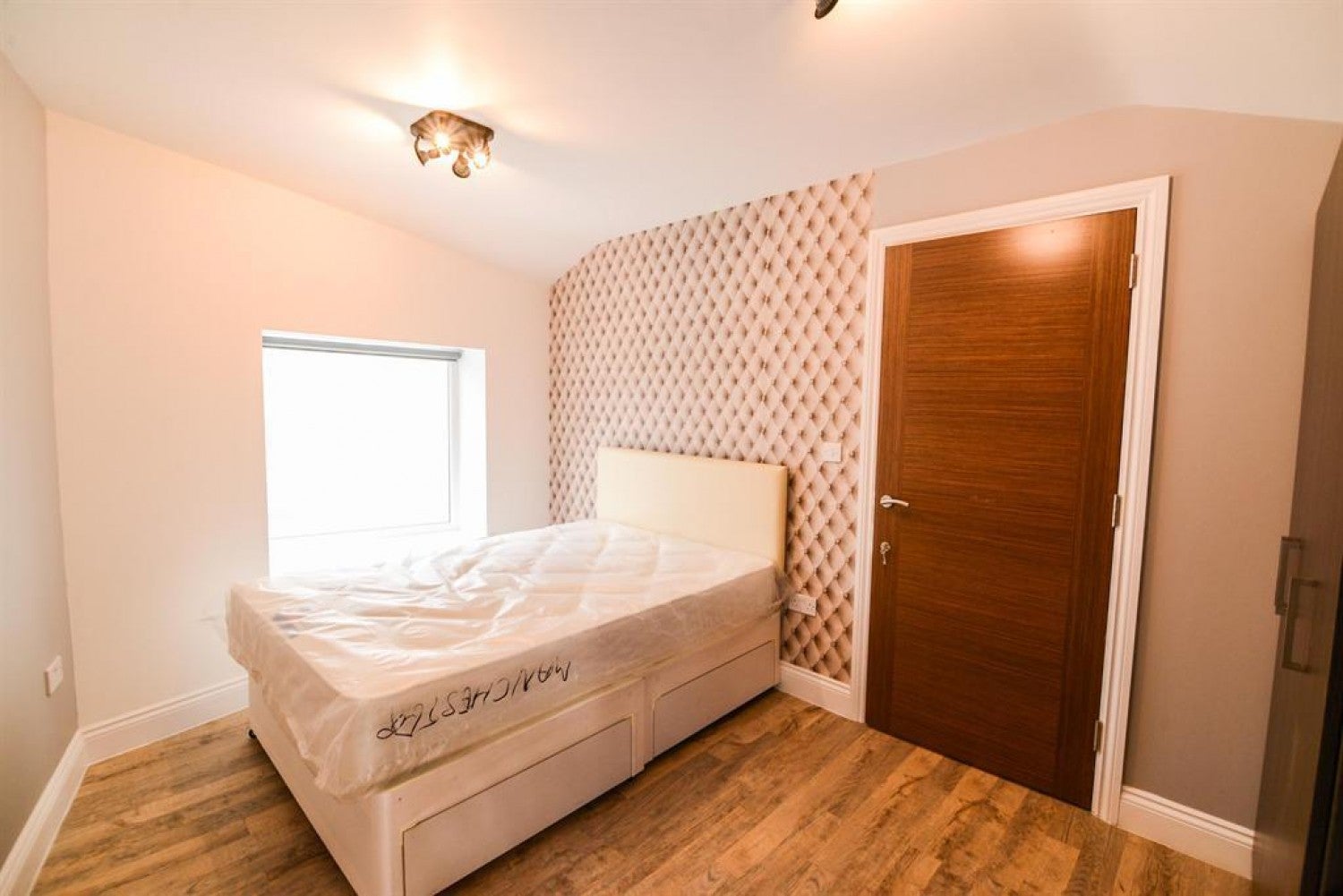 Flat Denmark Hill in Greater London