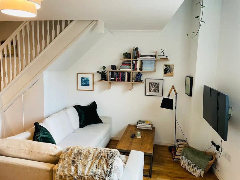 Flat Croxted Road in Greater London