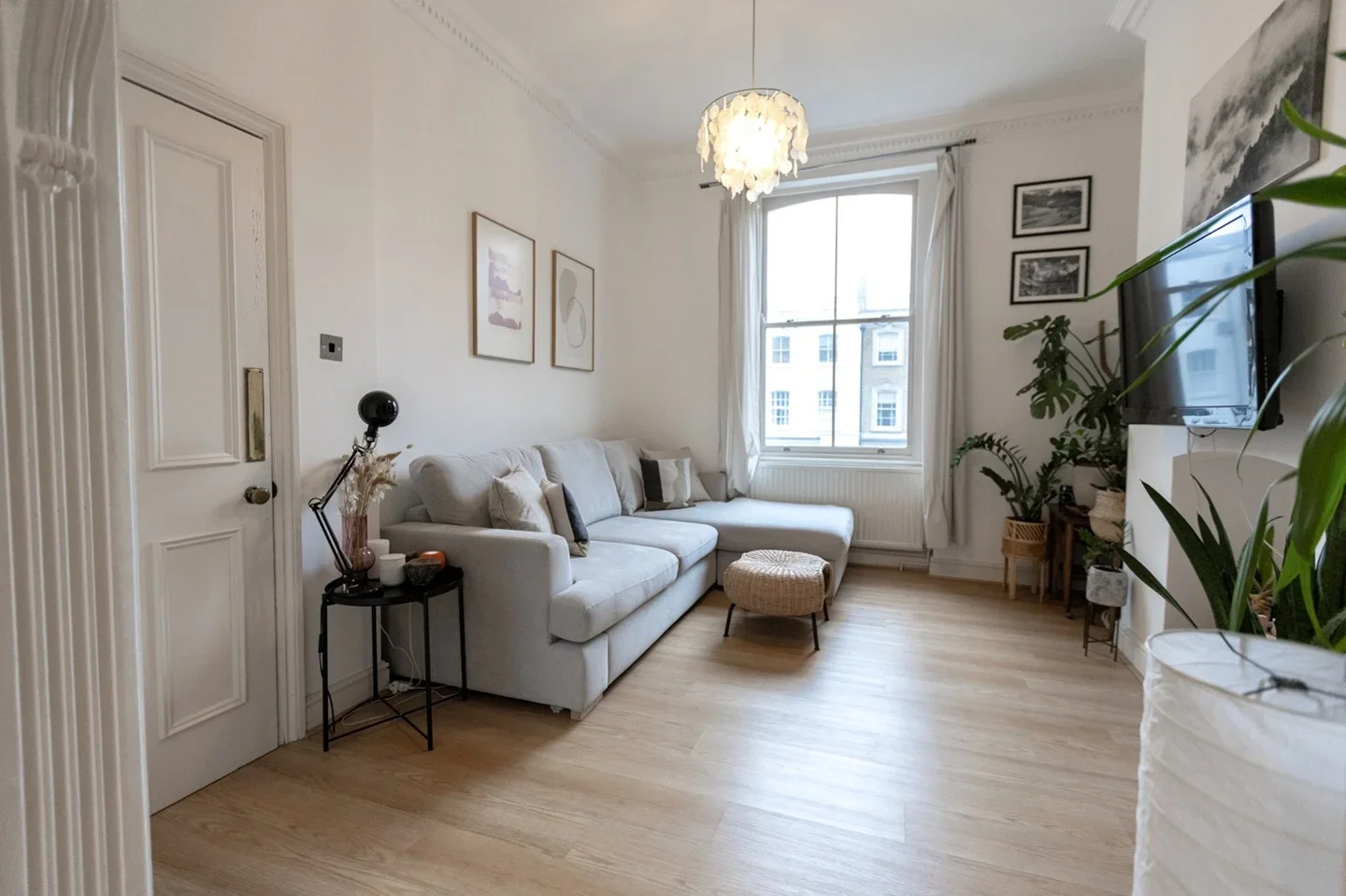 Flat Upper Richmond Road in Greater London