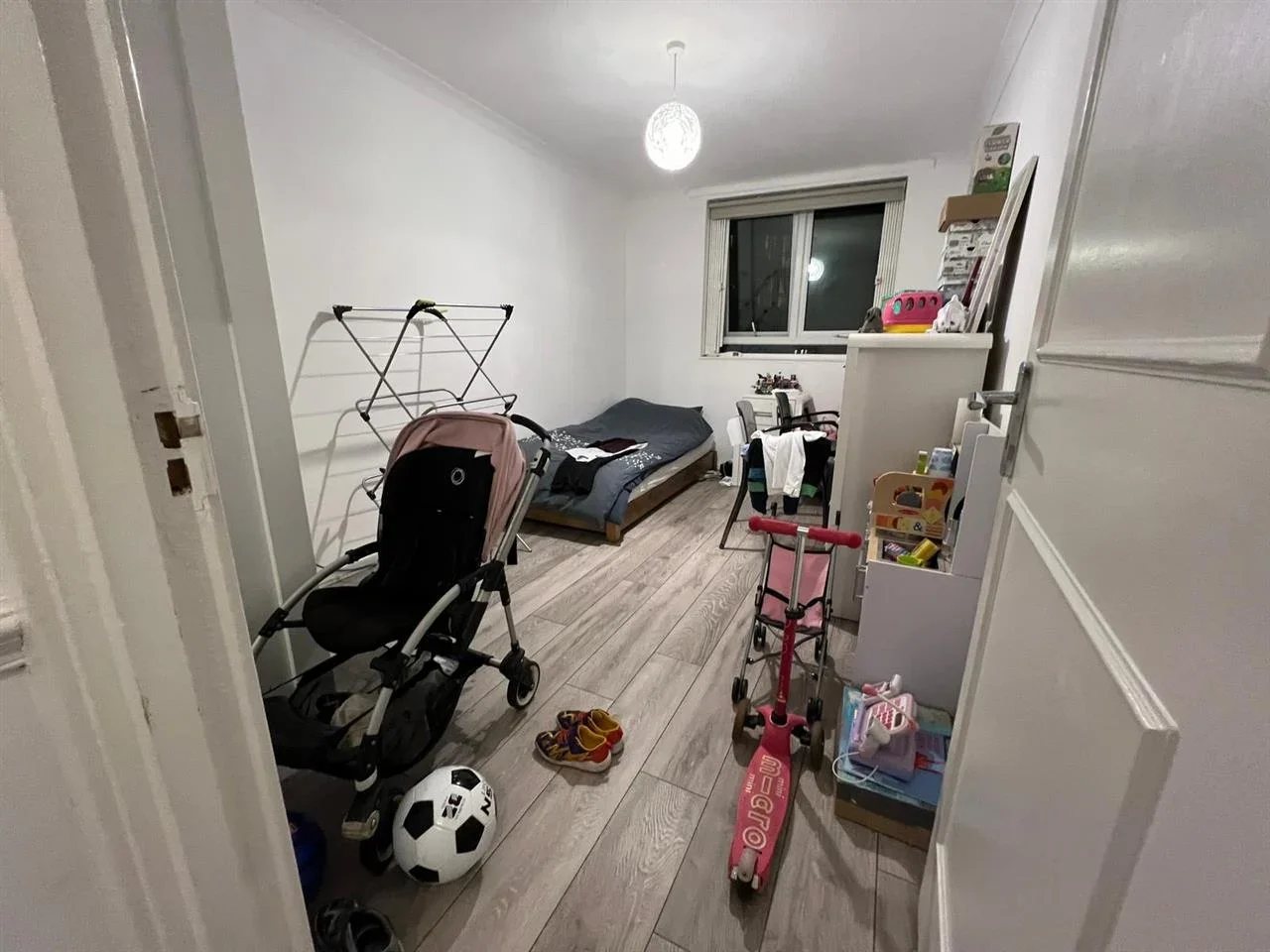 Flat Copley Road in Greater London