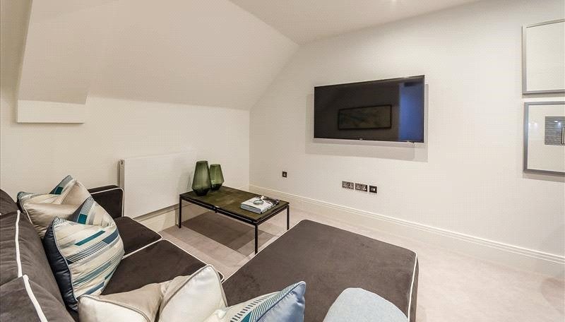 Flat Rainville Road in Greater London