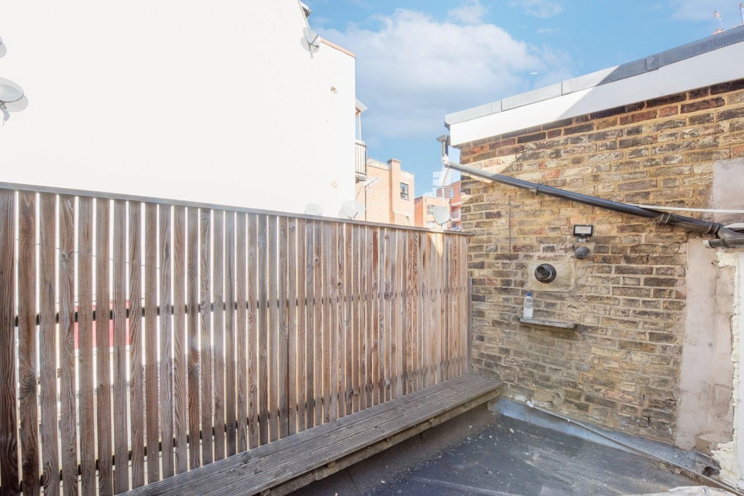 Flat Drayton Park Mews in Greater London