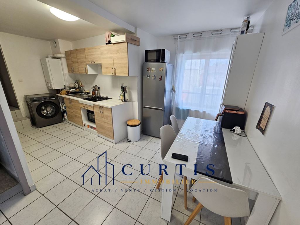 Appartement Rue Dubuisson à Le Chambon-Feugerolles