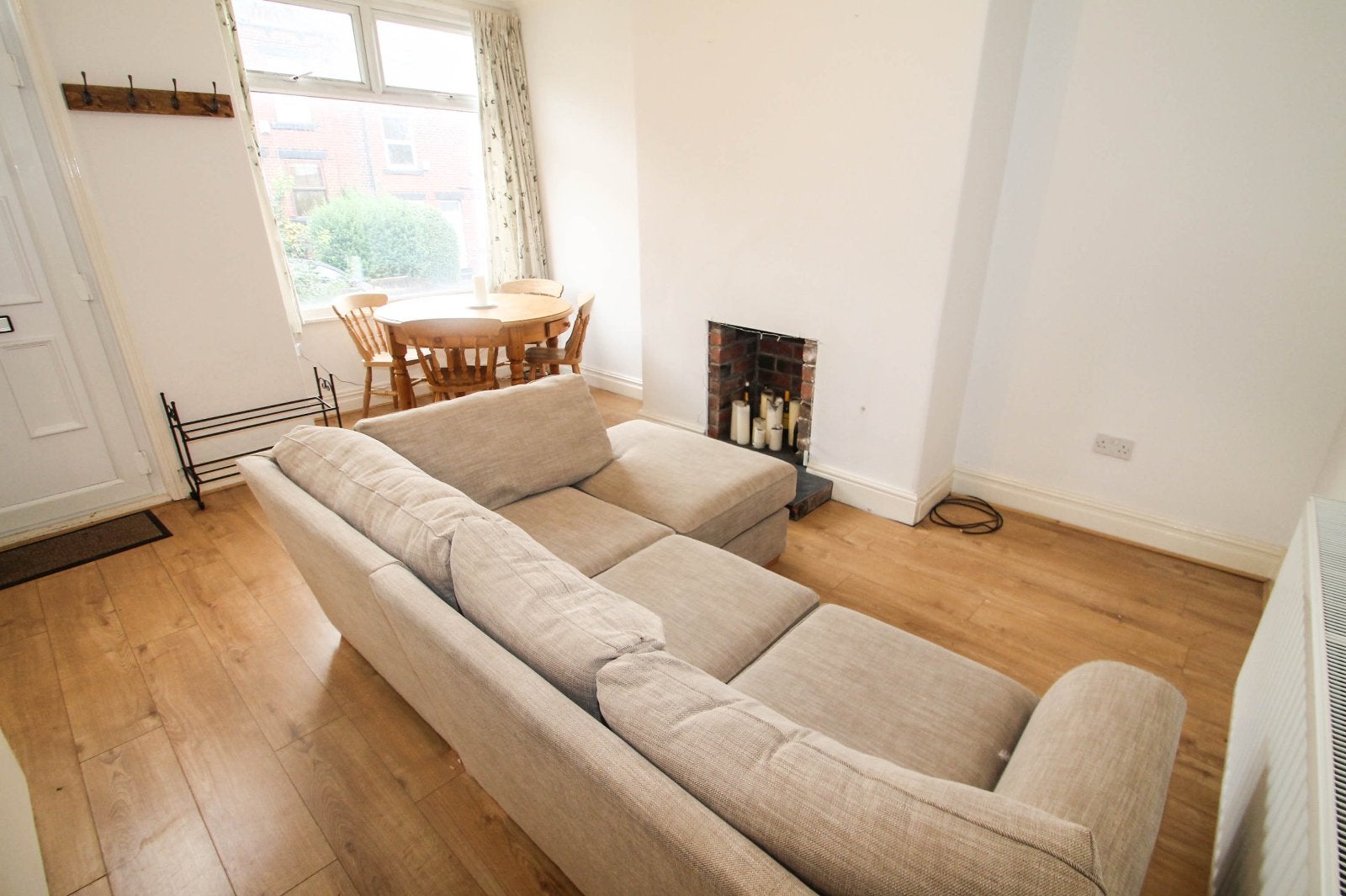 Flat Bankfield Road in Leeds
