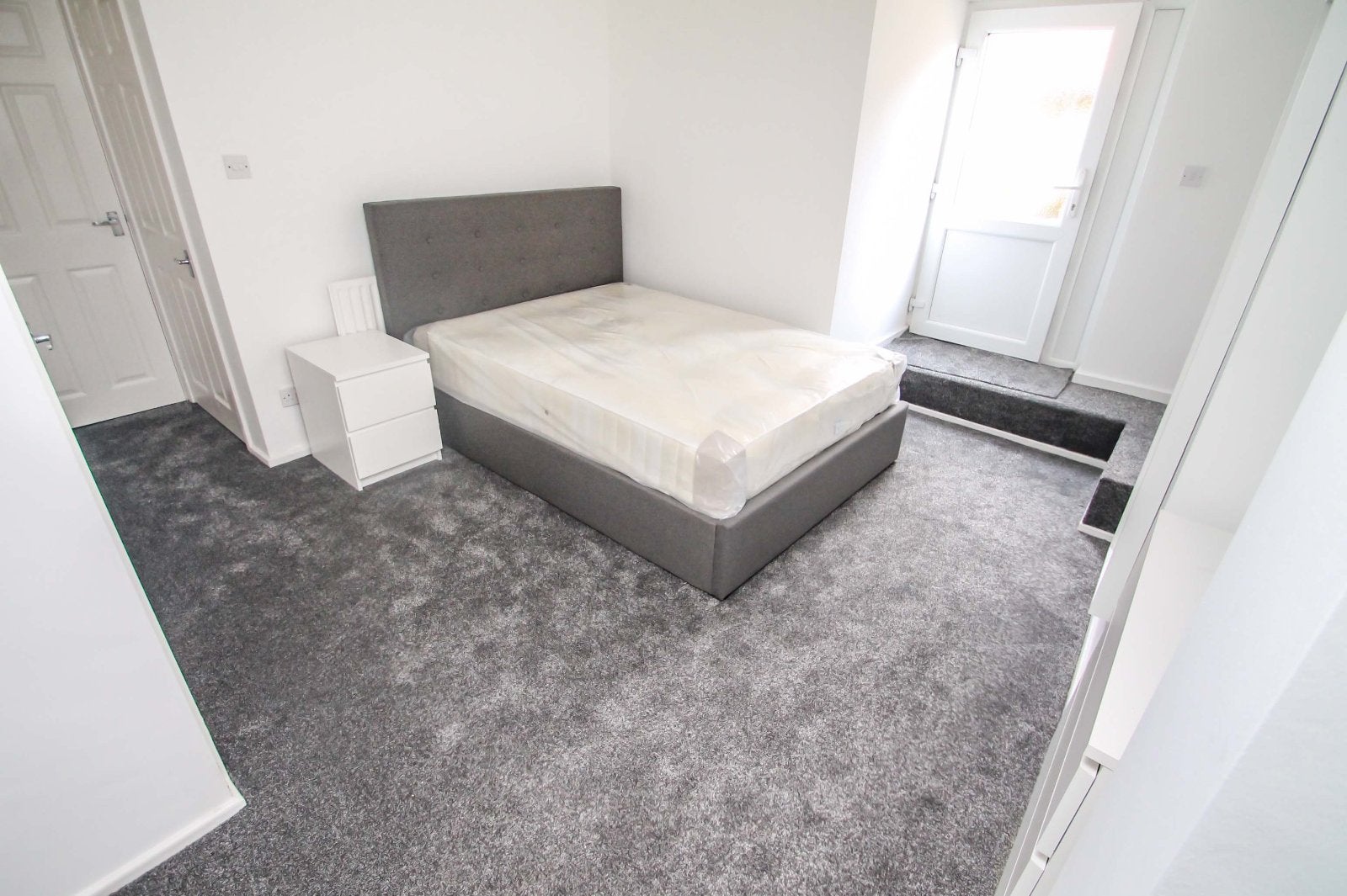 Flat Bankfield Road in Leeds