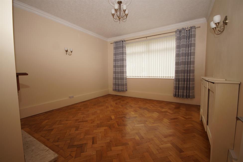 Flat Coryton Rise in Cardiff