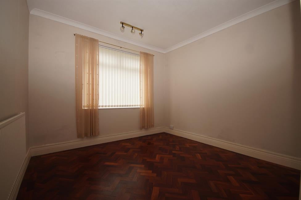 Flat Coryton Rise in Cardiff