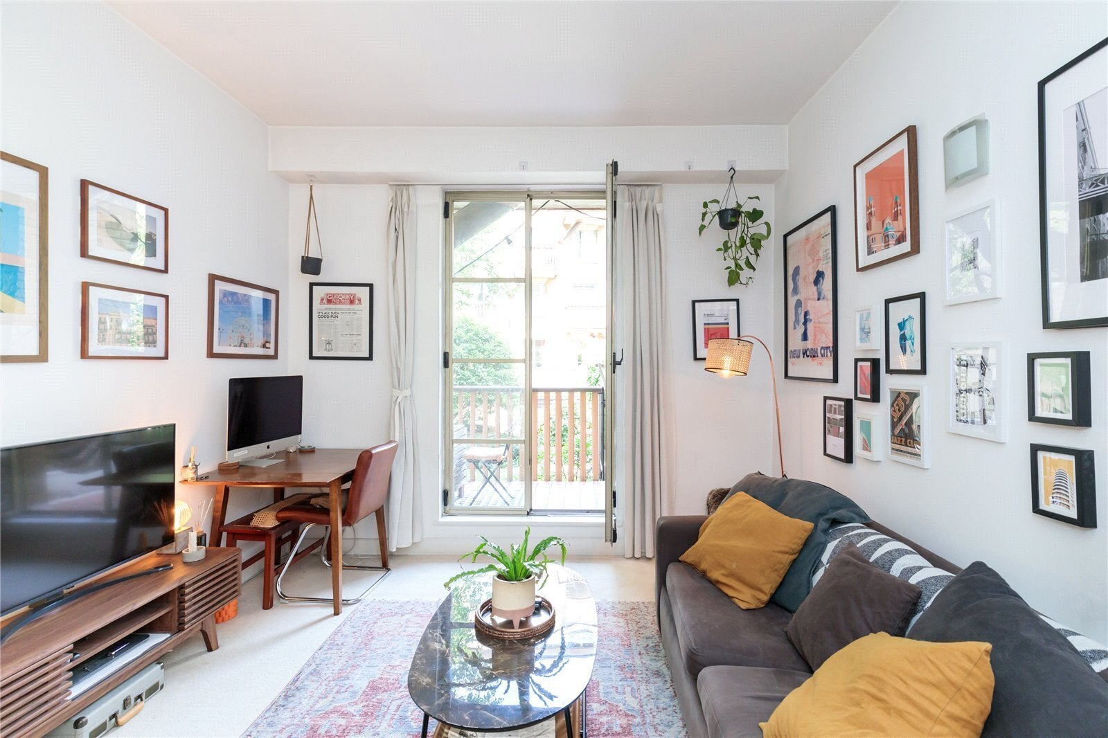 Flat Queen Elizabeth Street in Greater London