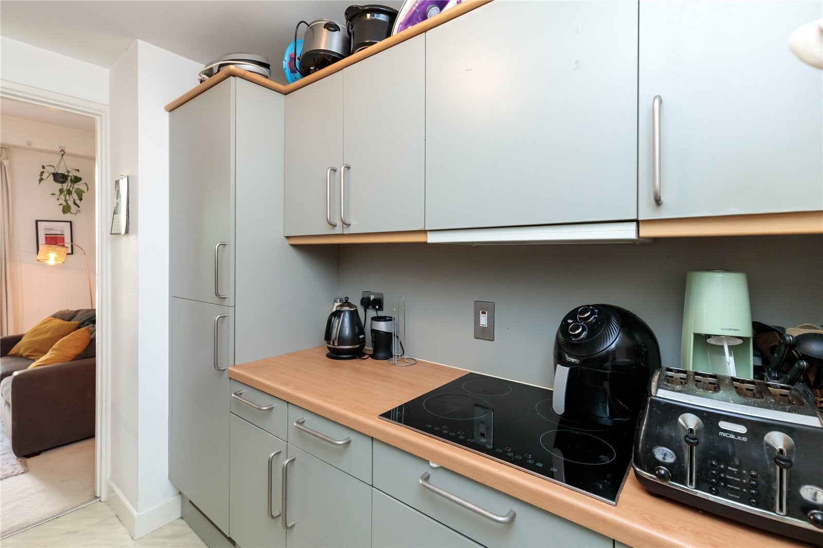 Flat Queen Elizabeth Street in Greater London