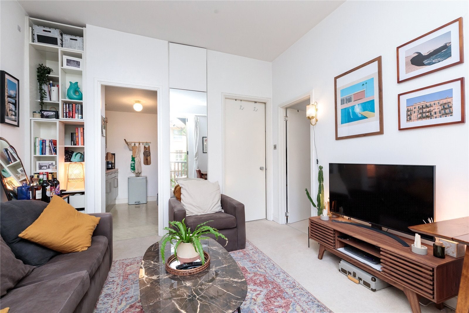 Flat Queen Elizabeth Street in Greater London