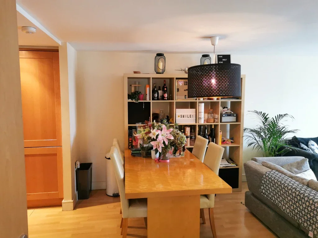Flat Coburg Street in City of Edinburgh
