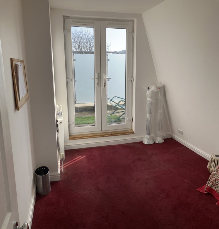 Room Smallwood Road in Greater London