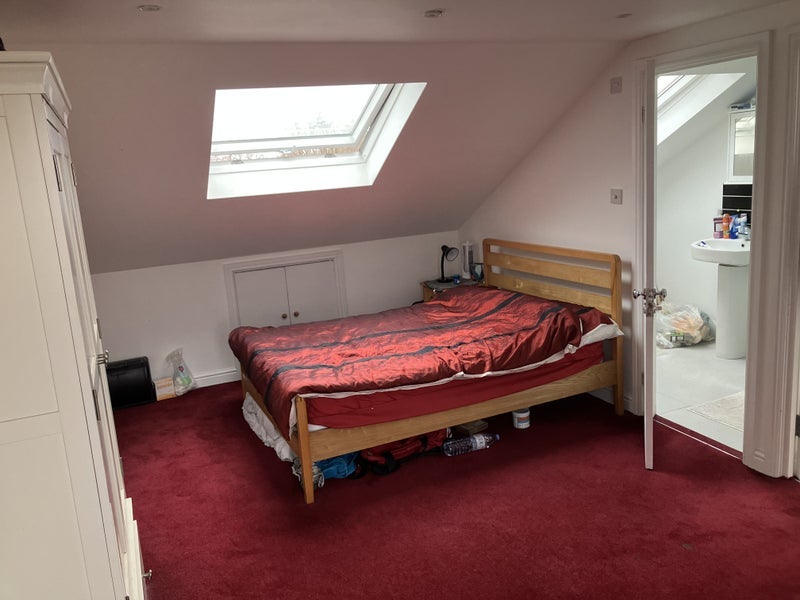 Room Smallwood Road in Greater London