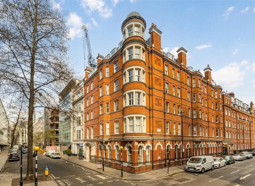 Flat Eastcastle Street in City of Westminster