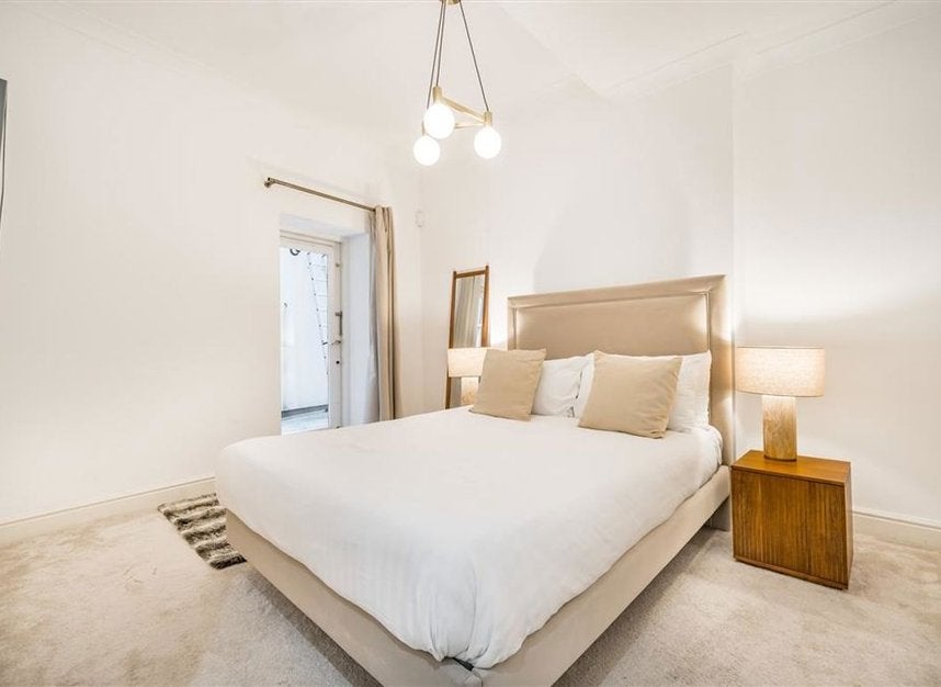 Flat Eastcastle Street in City of Westminster