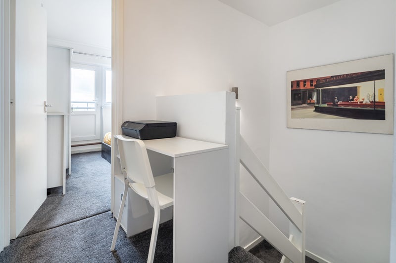 Room Garrick Close in Greater London