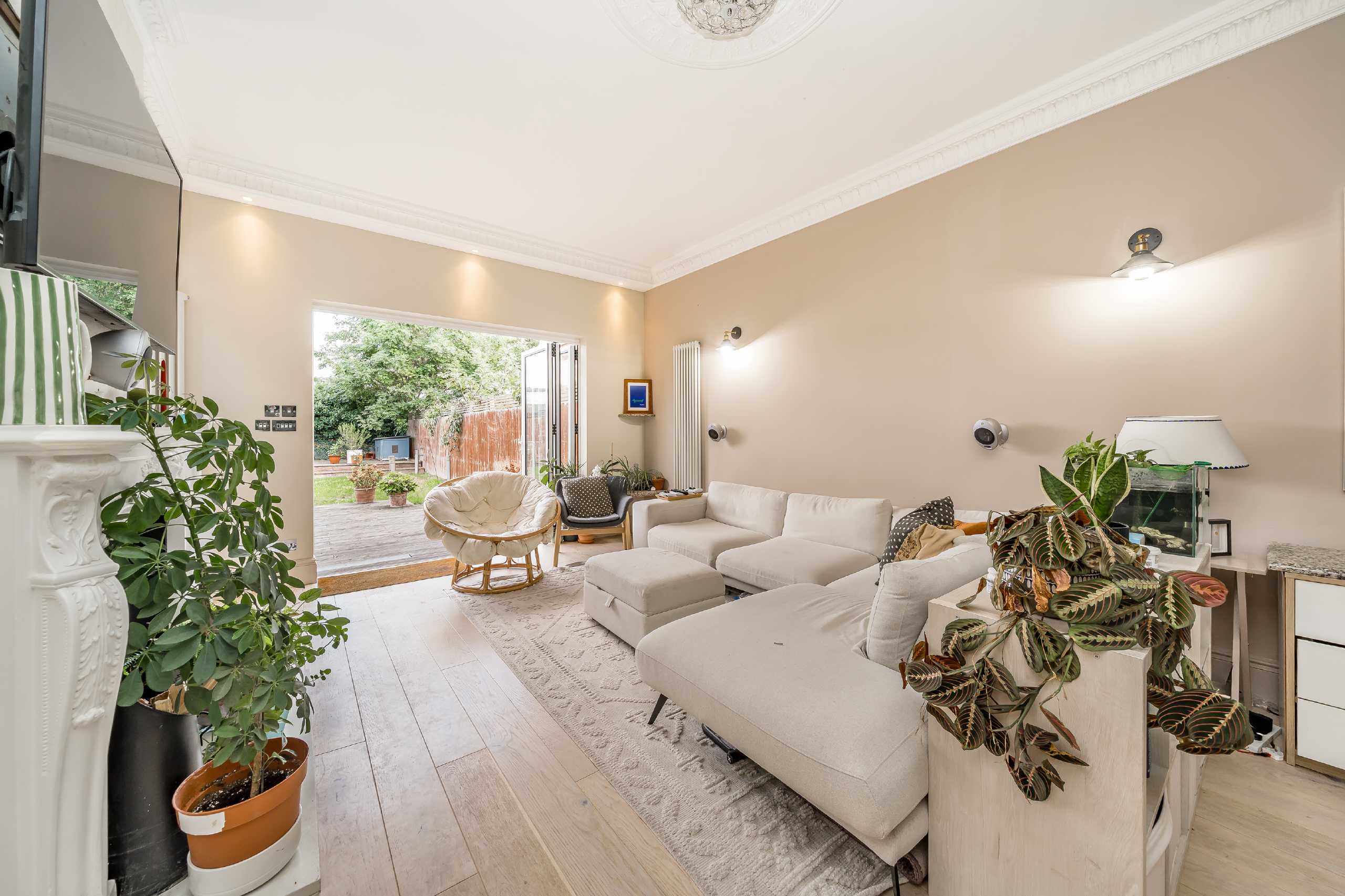 House Astley Avenue in Greater London
