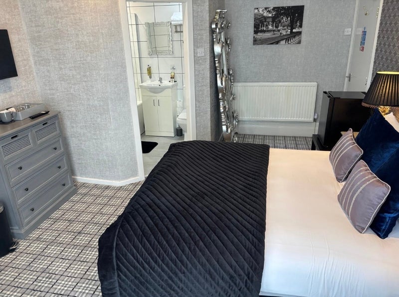 Room Bath Street in Southport