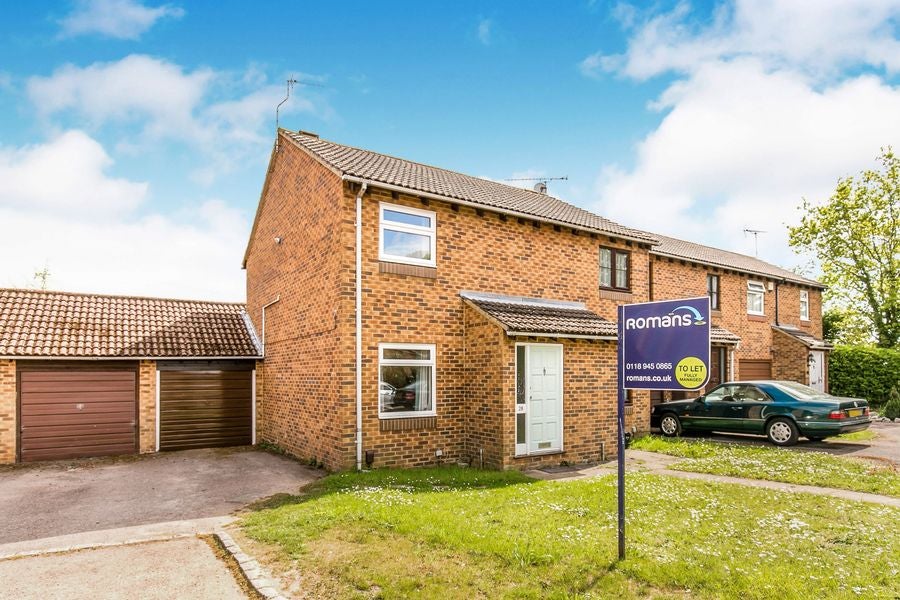 House Harrington Close in Shinfield