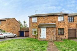 House Harrington Close in Shinfield