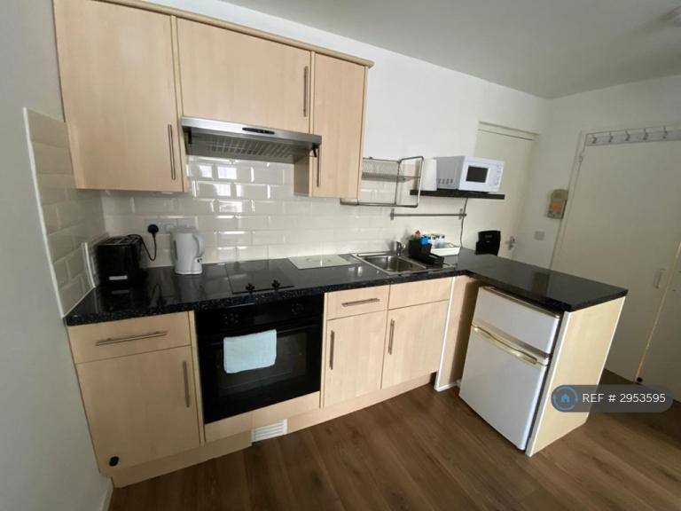 Flat Saint Stephens Close in Bristol