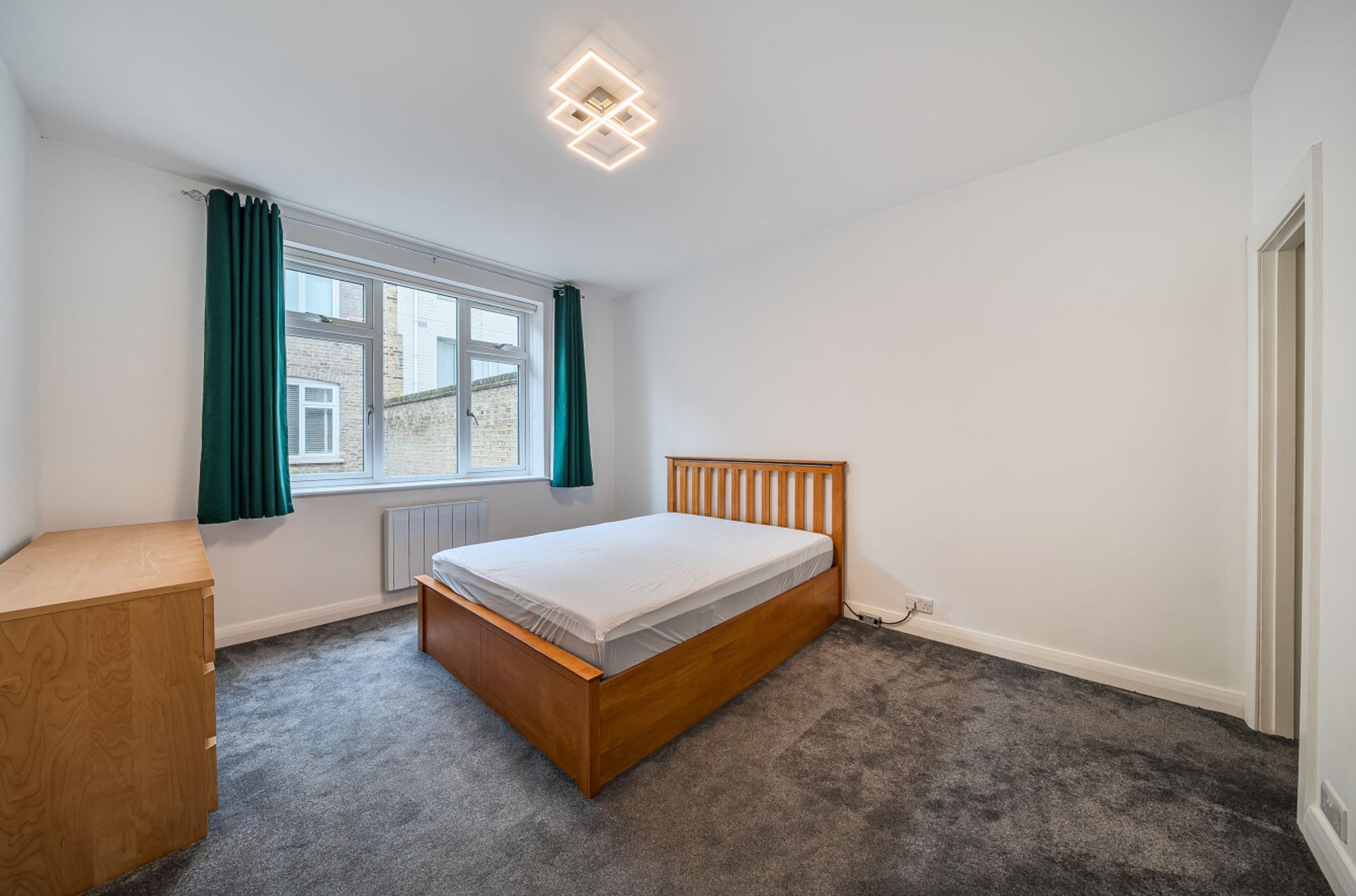Flat Horsley Street in Greater London