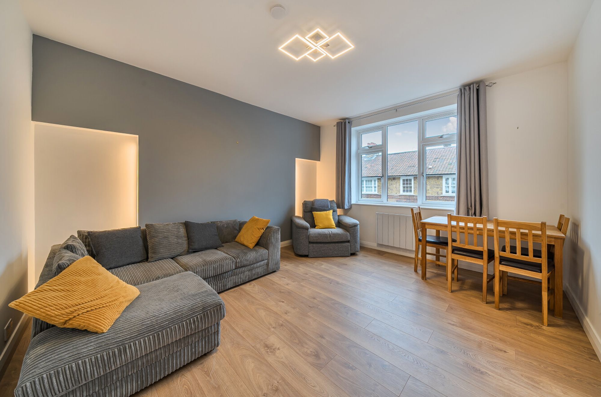 Flat Horsley Street in Greater London