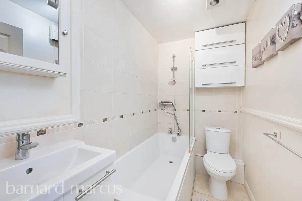 Flat Bessborough Road in Greater London