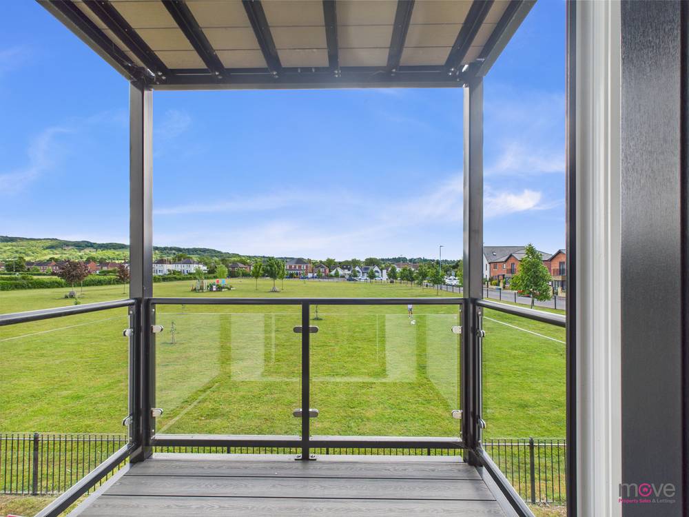 Flat Ridge Close in Cheltenham
