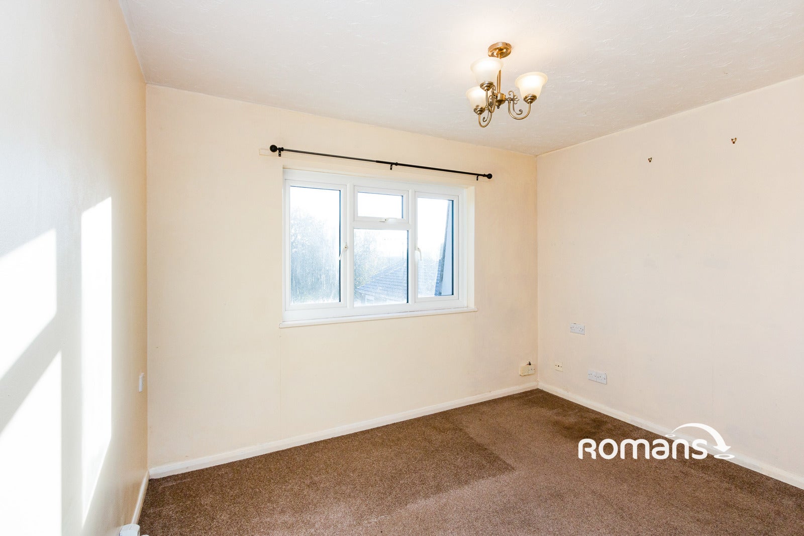 Flat Bartons Way in Rushmoor
