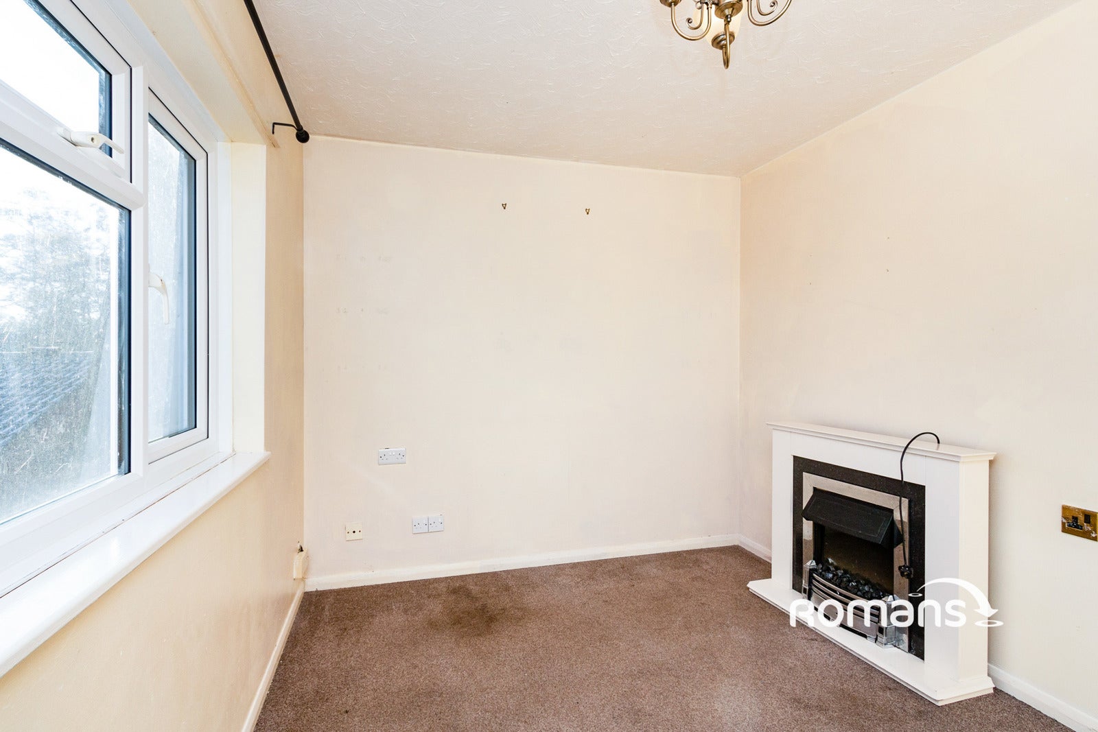 Flat Bartons Way in Rushmoor