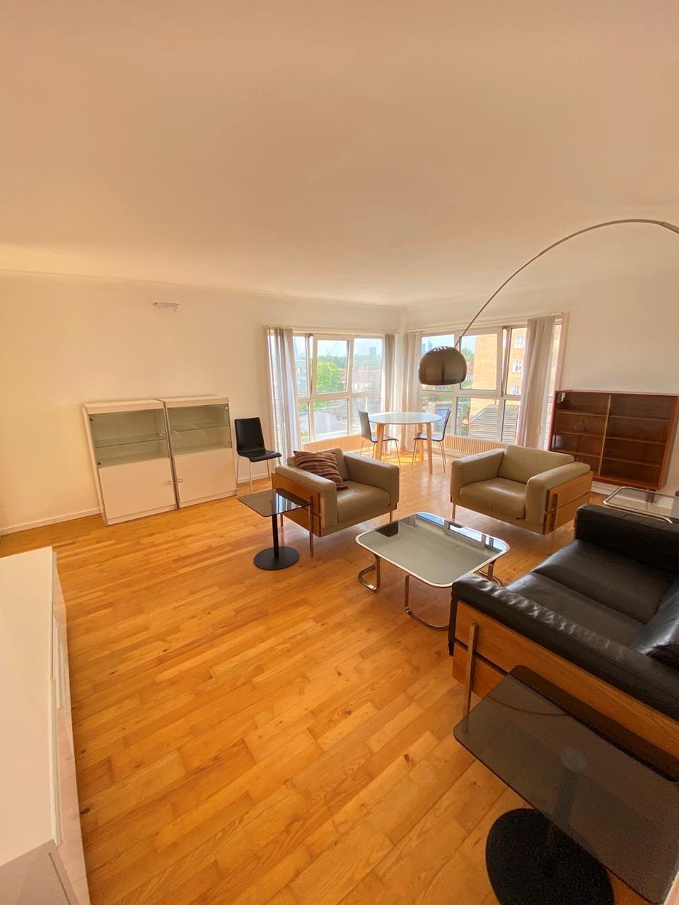 Flat Durand's Wharf in Greater London