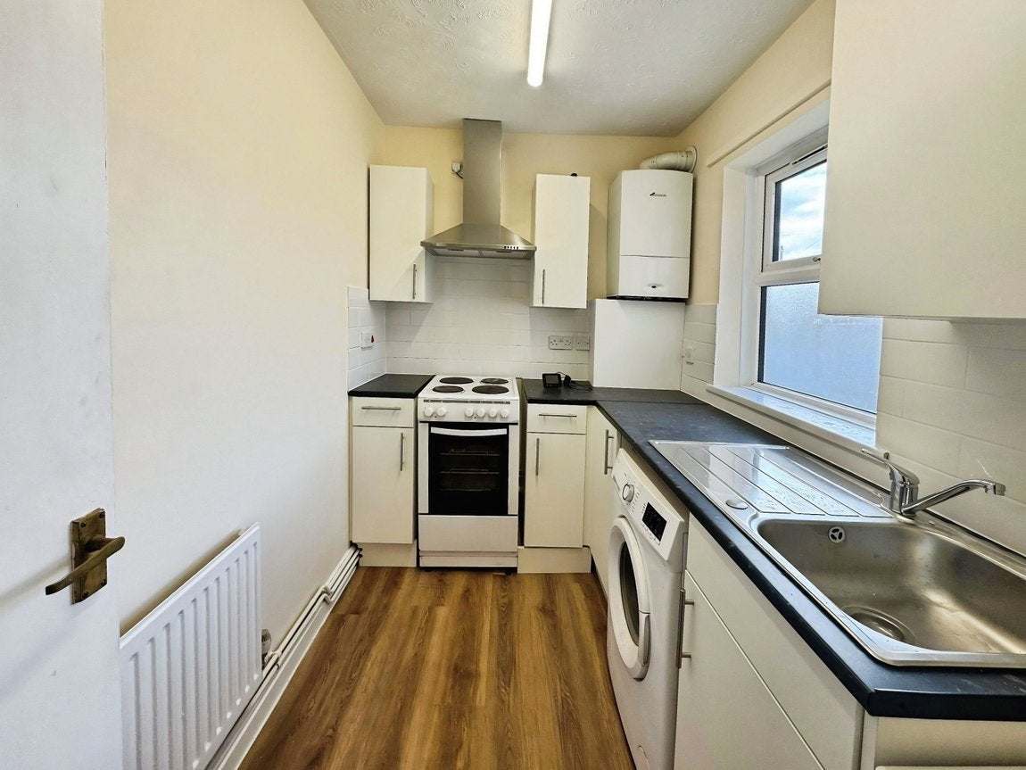 Flat Rodbourne Road in Swindon