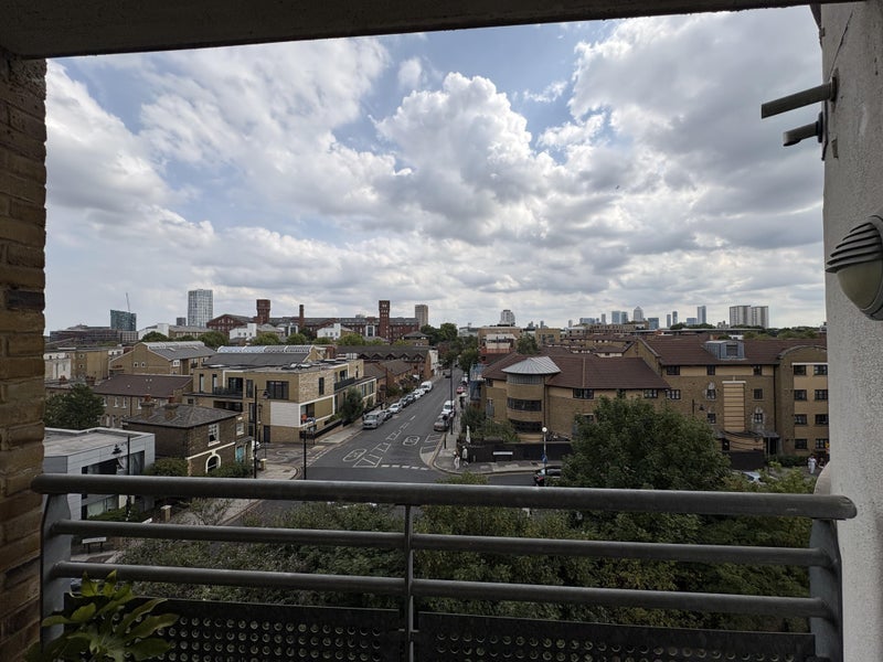 Flat Pancras Way in Greater London