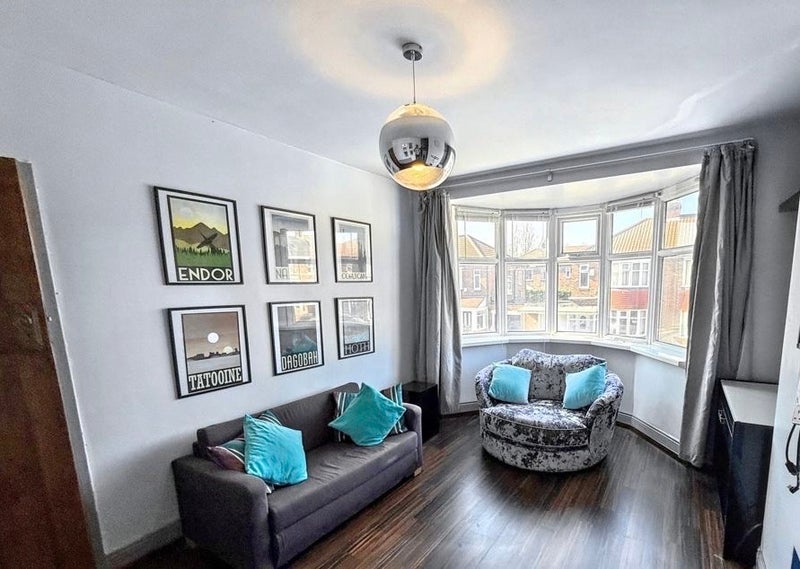Flat Julian Avenue in Newcastle upon Tyne